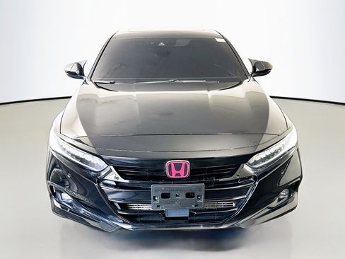 Used 2021 Honda Accord Touring image 2