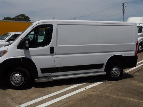 Used 2025 RAM ProMaster 2500 w/ U-Haul Equipment Group FWD image 4