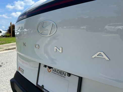 New 2025 Hyundai Kona SEL image 7