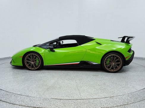 Used 2019 Lamborghini Huracan Performante image 2