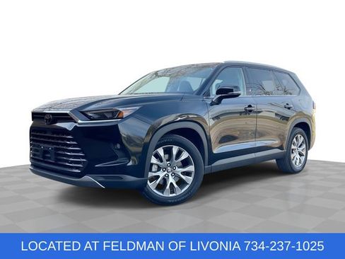 Used 2025 Toyota Grand Highlander AWD image 1