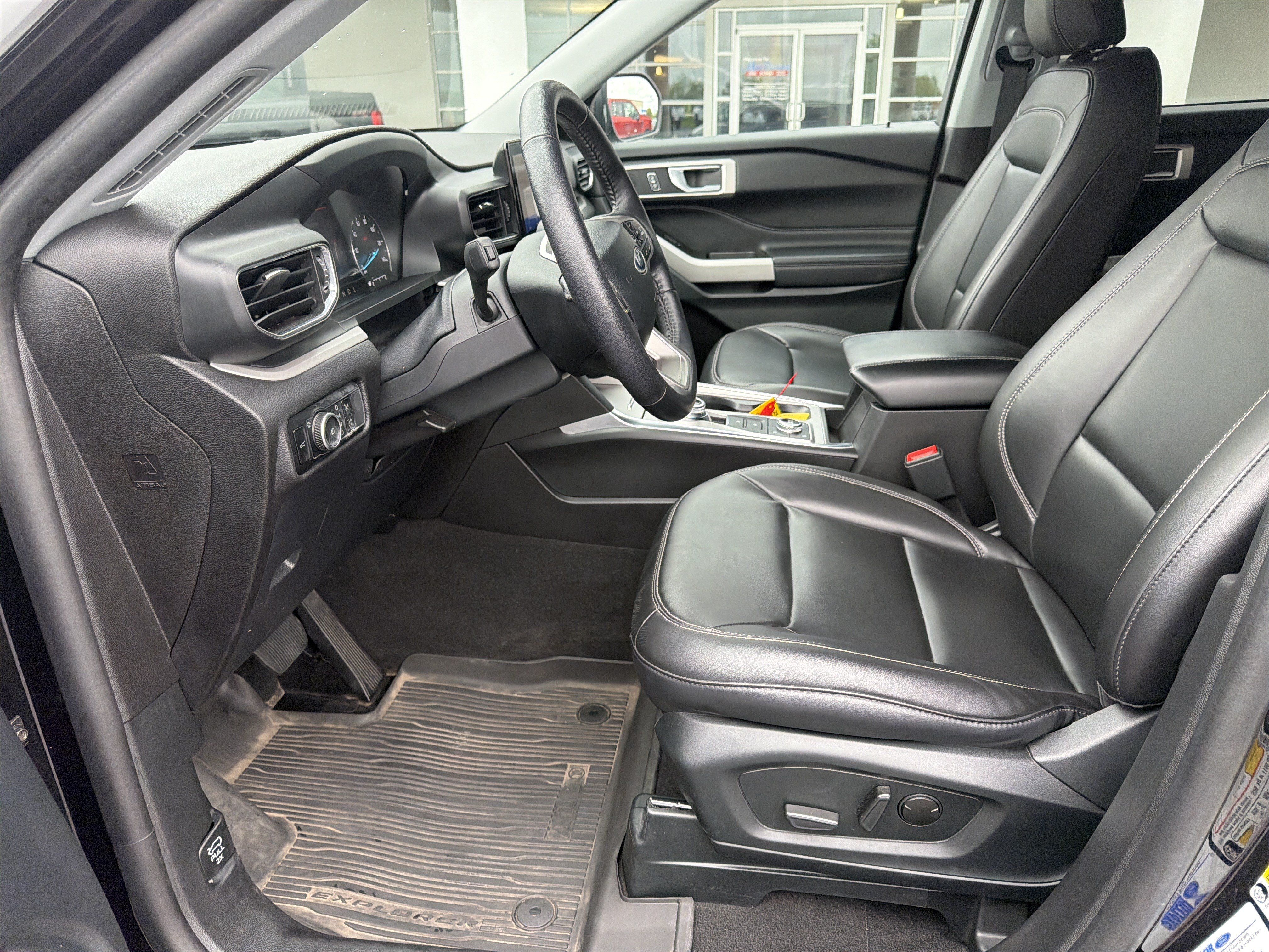 Used 2024 Ford Explorer XLT w/ Equipment Group 202A AWD/4WD image 20