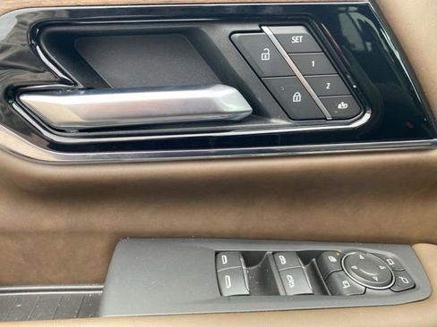 Used 2025 GMC Yukon Denali Ultimate image 16