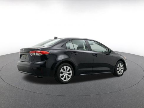 Used 2025 Toyota Corolla LE FWD image 9