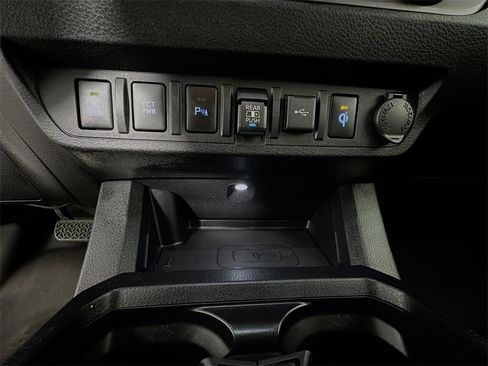 Used 2021 Toyota Tacoma TRD Off-Road image 29