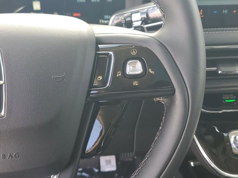 New 2026 Lincoln Corsair Premiere image 18