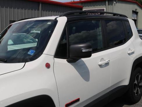 Used 2021 Jeep Renegade Trailhawk AWD/4WD image 4