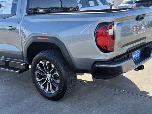 Used 2023 GMC Canyon Denali image 15