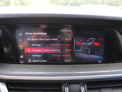 Used 2020 Alfa Romeo Stelvio Ti w/ Active Blind Spot Package AWD/4WD image 40