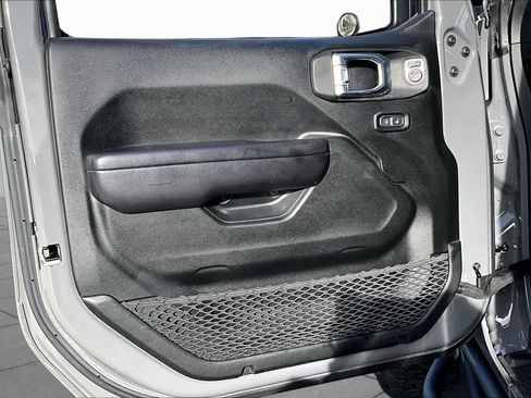 Used 2020 Jeep Wrangler Rubicon AWD/4WD image 39