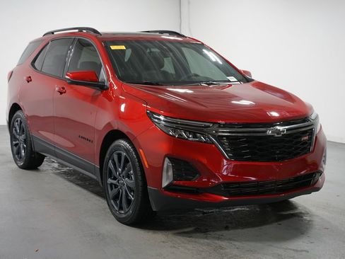 Used 2023 Chevrolet Equinox RS w/ RS Leather Package image 3