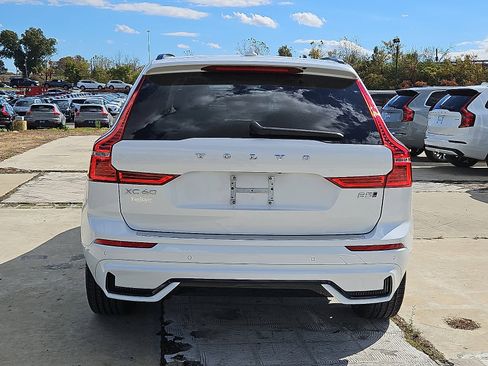 Certified 2023 Volvo XC60 B5 Plus w/ Climate Package image 5