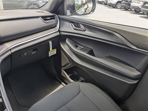 New 2025 Jeep Grand Cherokee L Laredo w/ Luxury Tech Group I image 17