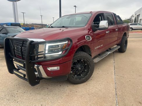Used 2020 Nissan Titan SL w/ Moonroof Package image 3