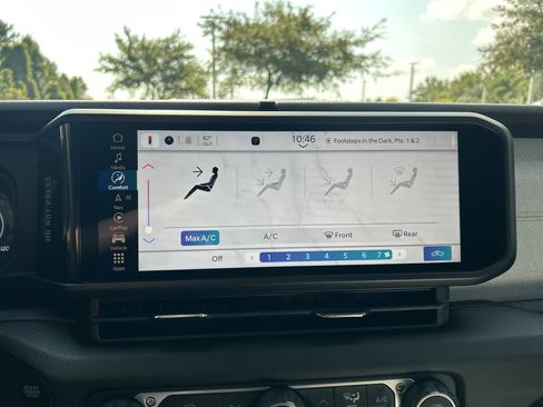 New 2025 Jeep Gladiator Sport image 24