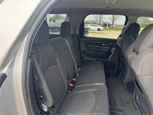 Used 2015 GMC Acadia SLE image 10