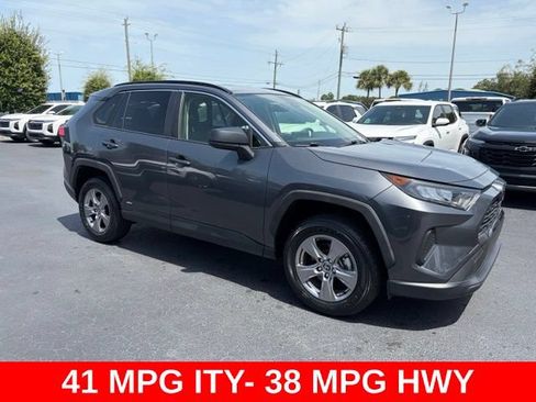 Used 2022 Toyota RAV4 LE AWD/4WD image 1