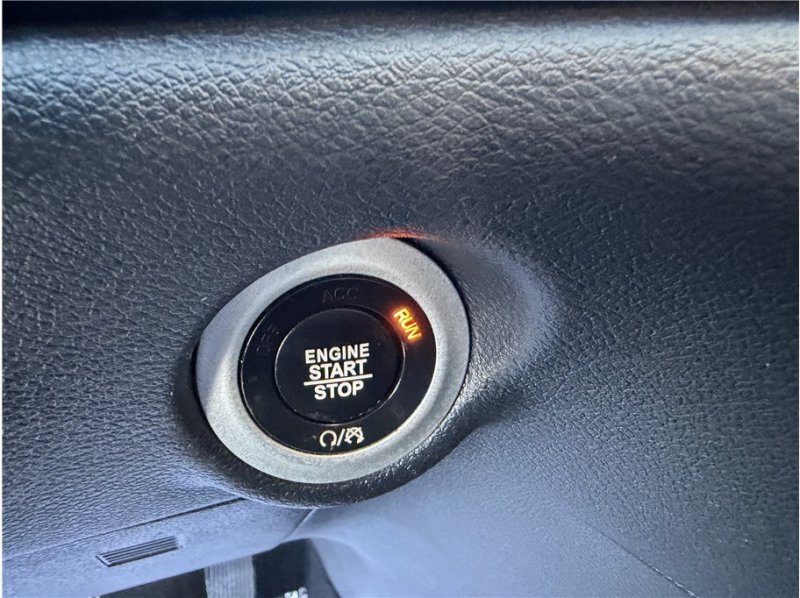 Used 2019 Chrysler Pacifica Touring-L Plus w/ Advanced Safetytec Group FWD image 46