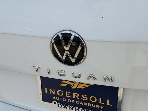 Used 2024 Volkswagen Tiguan SE R-Line AWD/4WD image 31