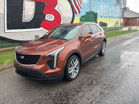 Used 2019 Cadillac XT4 Sport FWD image 2