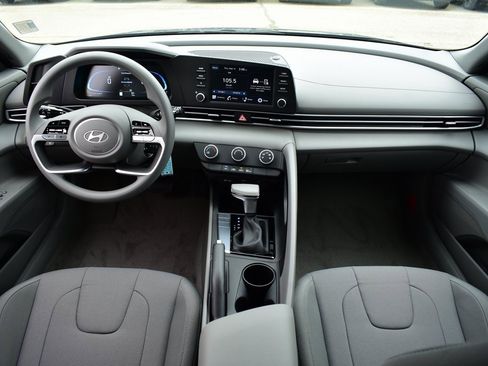 New 2026 Hyundai Elantra SE image 23