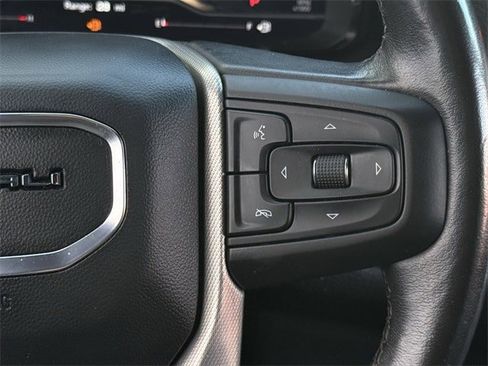 Used 2022 GMC Yukon XL Denali image 16