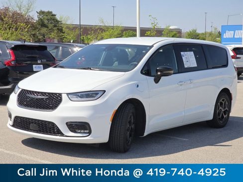Used 2024 Chrysler Pacifica Limited FWD image 10