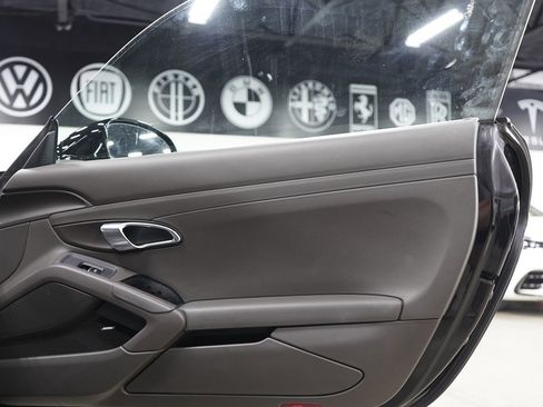 Used 2021 Porsche 718 Cayman RWD image 14
