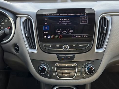 Used 2022 Chevrolet Malibu LT image 15