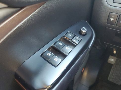 Used 2018 Toyota Highlander Limited Platinum image 29