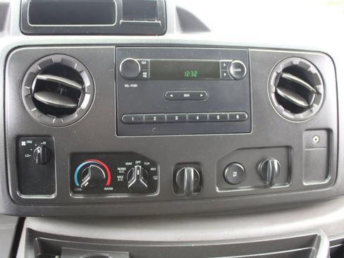Used 2013 Ford E-150 and Econoline 150 image 11