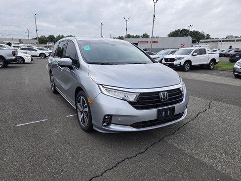 Used 2023 Honda Odyssey Touring image 1