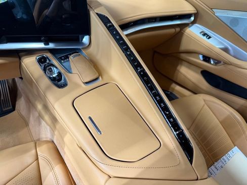 Used 2025 Chevrolet Corvette Z06 RWD image 21