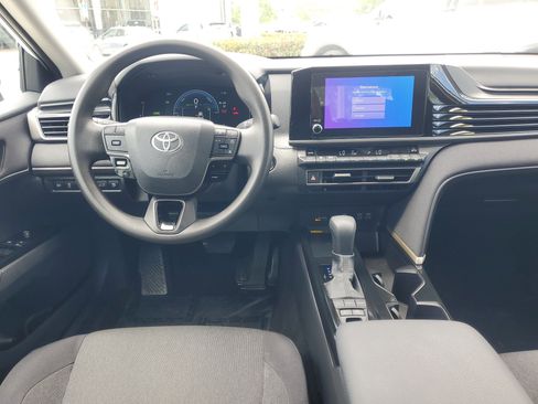 Used 2025 Toyota Camry LE FWD image 10