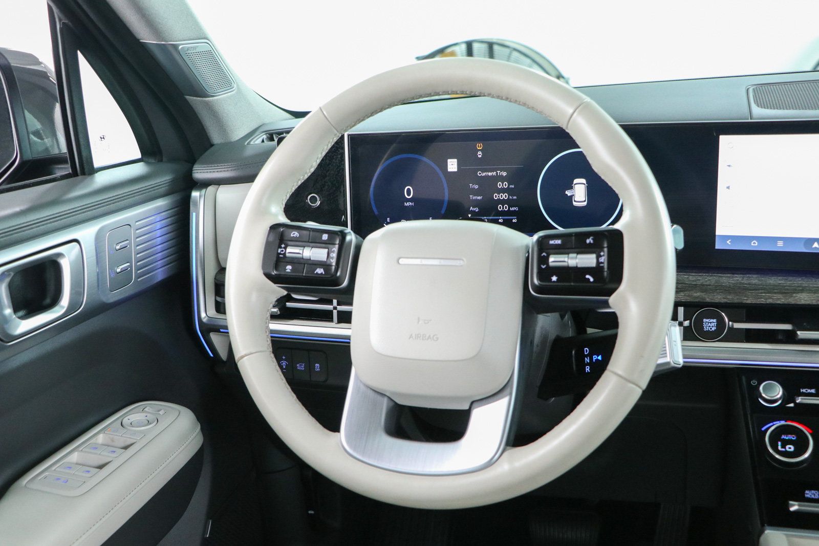 Used 2025 Hyundai Santa Fe Limited FWD image 12