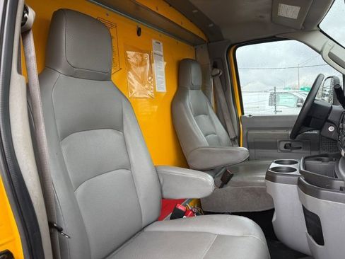 Used 2022 Ford E-350 and Econoline 350 Super Duty RWD image 23