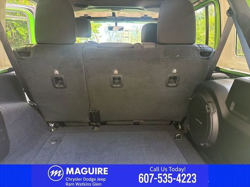 Used 2020 Jeep Wrangler Unlimited Sahara w/ Uconnect 4C Nav & Sound Group AWD/4WD image 33