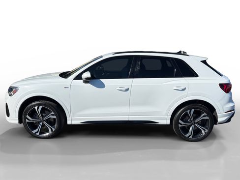 Used 2023 Audi Q3 2.0T Premium Plus w/ Premium Plus Package AWD/4WD image 2