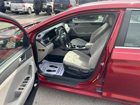 Used 2015 Hyundai Sonata SE image 16