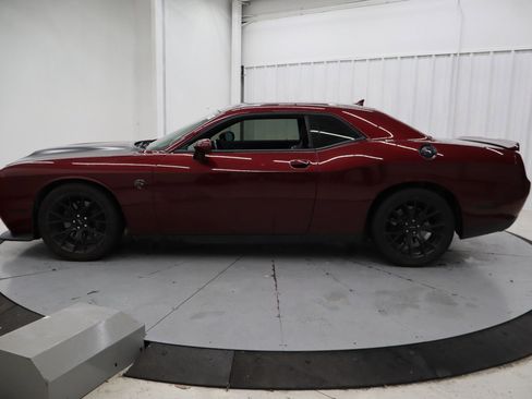 Used 2022 Dodge Challenger R/T w/ Performance Handling Group RWD image 9