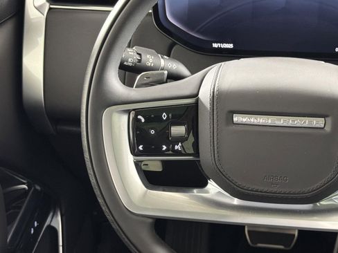 New 2025 Land Rover Range Rover Long Wheelbase SE image 12