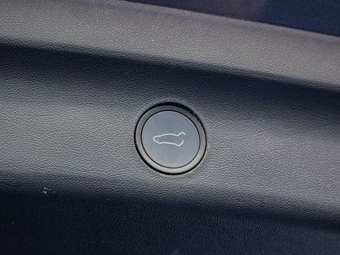 Used 2022 Tesla Model Y Performance image 33