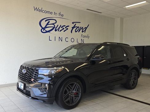 Used 2025 Ford Explorer ST AWD/4WD image 1