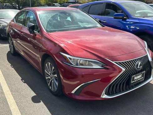 Used 2021 Lexus ES 300h w/ Premium Package FWD image 2