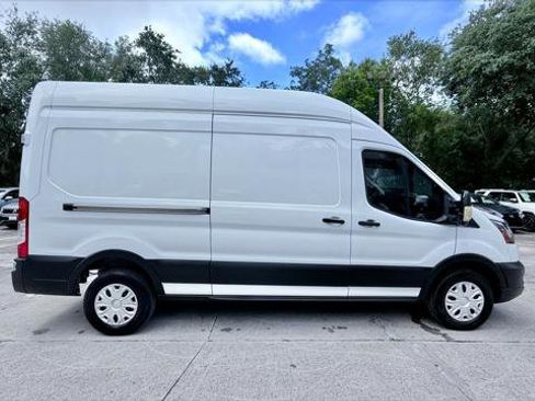 Used 2022 Ford E-Transit 148 High Roof RWD image 9