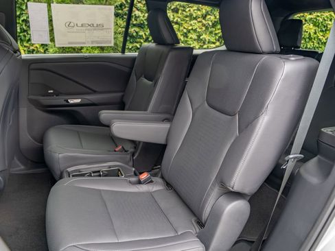 New 2026 Lexus TX 500h AWD image 18