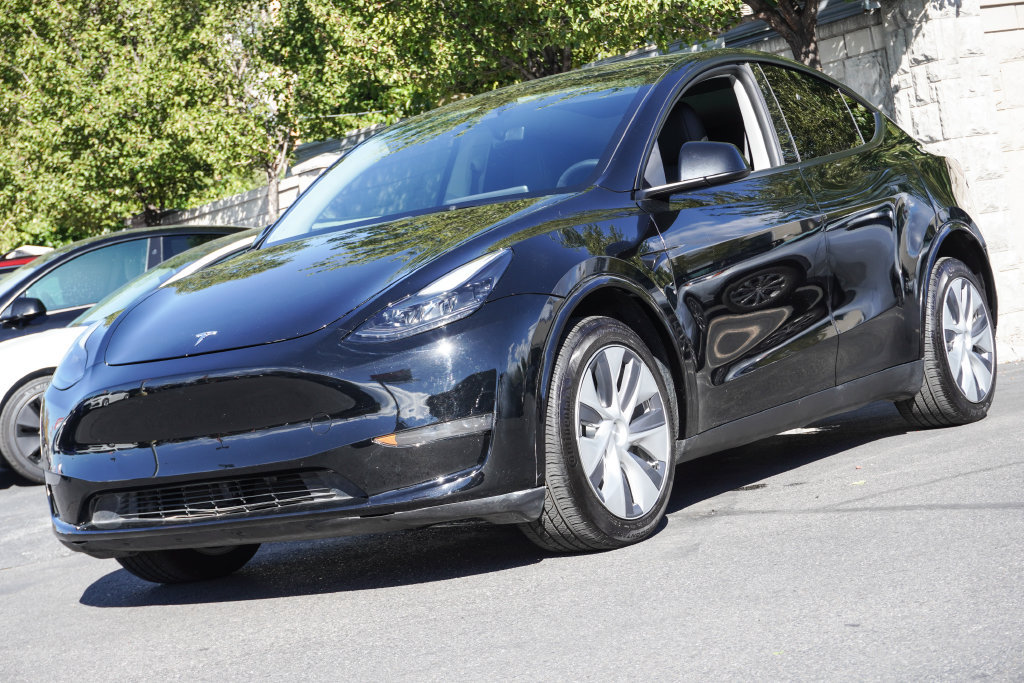 Used 2024 Tesla Model Y Long Range AWD/4WD image 11