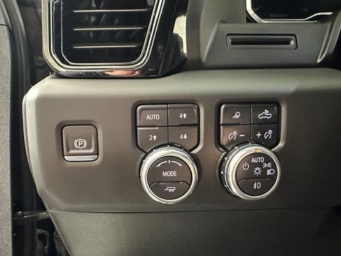 Used 2025 GMC Sierra 1500 AT4 AWD/4WD image 16