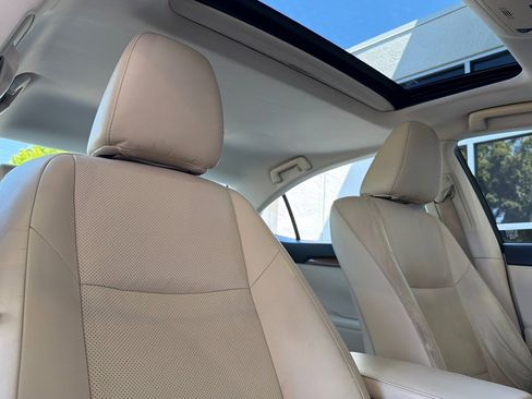 Used 2015 Lexus ES 300h w/ Navigation System Package FWD image 20