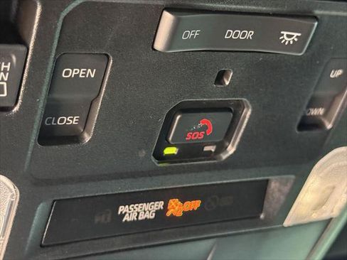 Used 2025 Toyota Tacoma TRD Pro AWD/4WD image 46